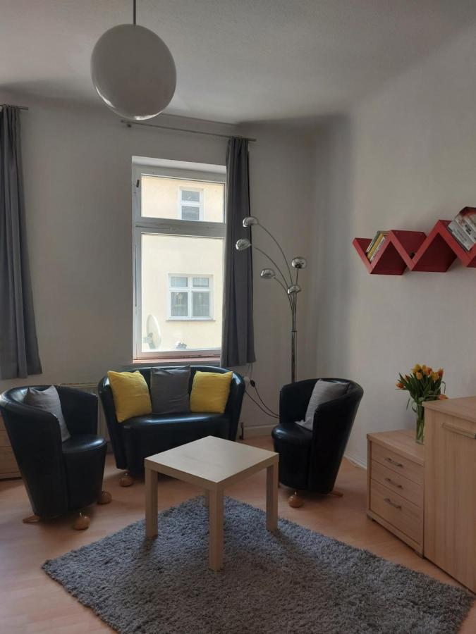 Schoene Zwei-Zimmer-Wohnung "W2" Mit 4 Einzelbetten Und Wlan In Zwenkau Bei Leipzig Im Neuseenland Eksteriør bilde