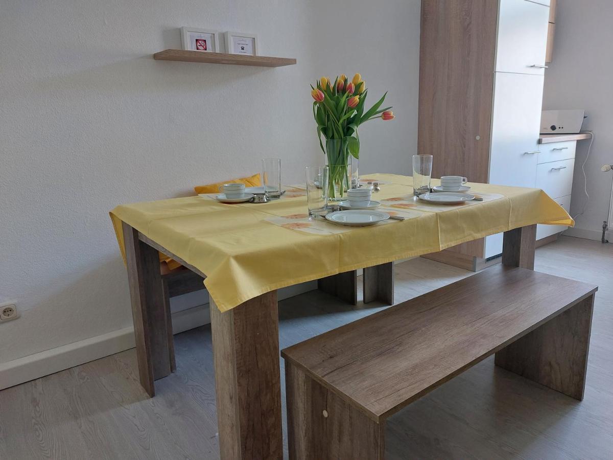 Schoene Zwei-Zimmer-Wohnung "W2" Mit 4 Einzelbetten Und Wlan In Zwenkau Bei Leipzig Im Neuseenland Eksteriør bilde