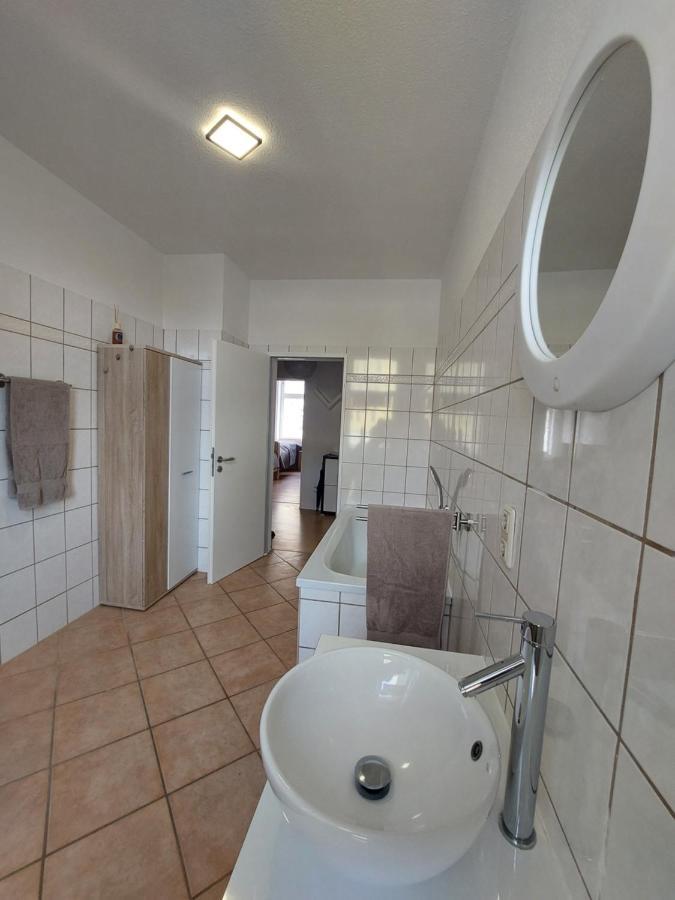 Schoene Zwei-Zimmer-Wohnung "W2" Mit 4 Einzelbetten Und Wlan In Zwenkau Bei Leipzig Im Neuseenland Eksteriør bilde