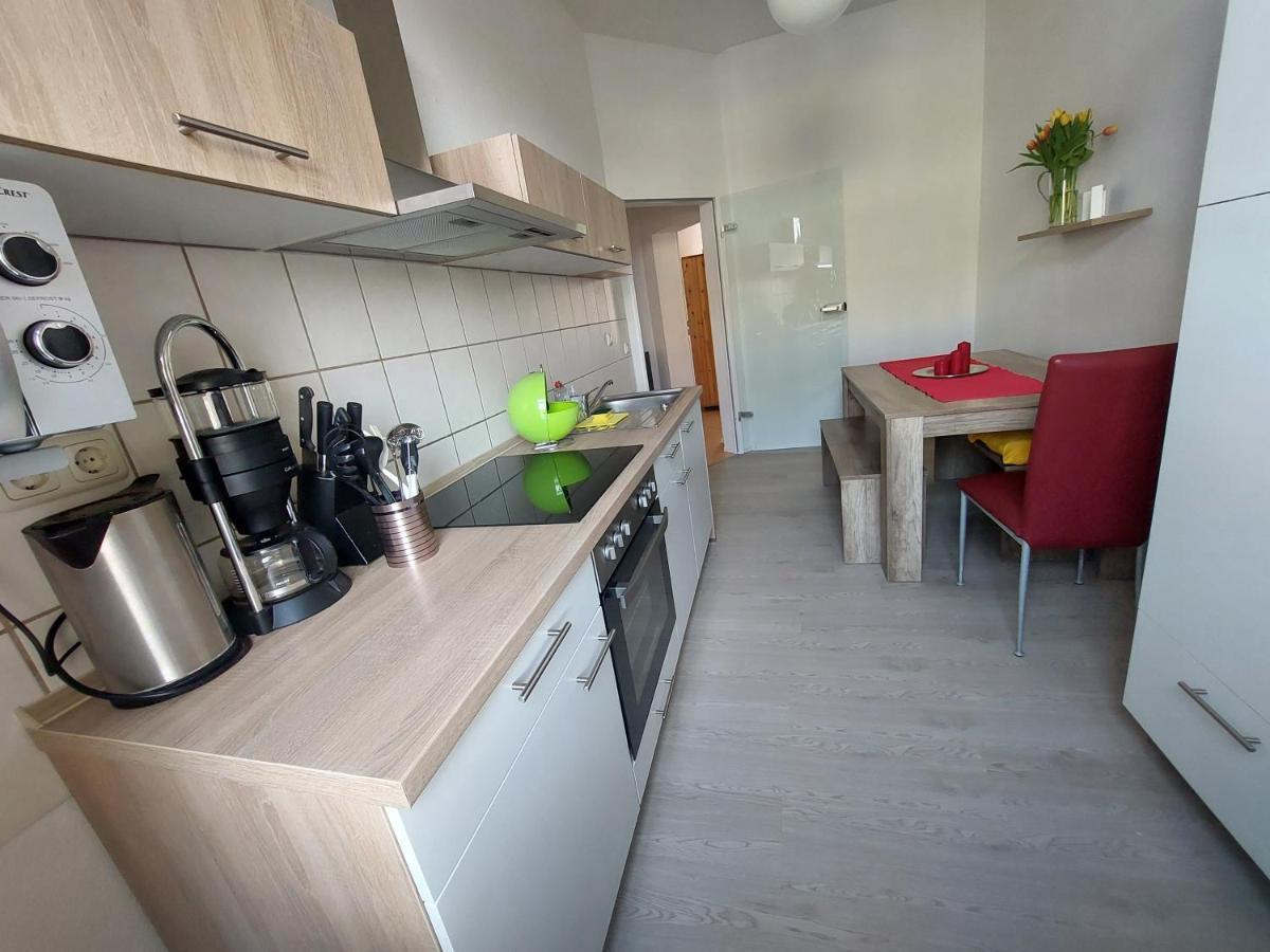 Schoene Zwei-Zimmer-Wohnung "W2" Mit 4 Einzelbetten Und Wlan In Zwenkau Bei Leipzig Im Neuseenland Eksteriør bilde